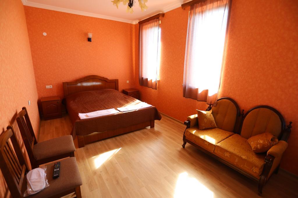 Hotel Sweet Home Telavi Phòng bức ảnh