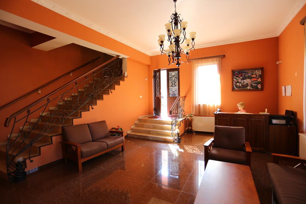 Hotel Sweet Home Telavi Ngoại thất bức ảnh