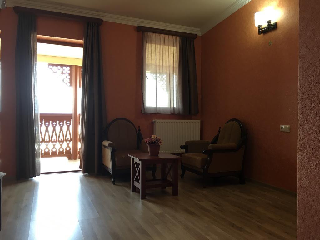 Hotel Sweet Home Telavi Ngoại thất bức ảnh