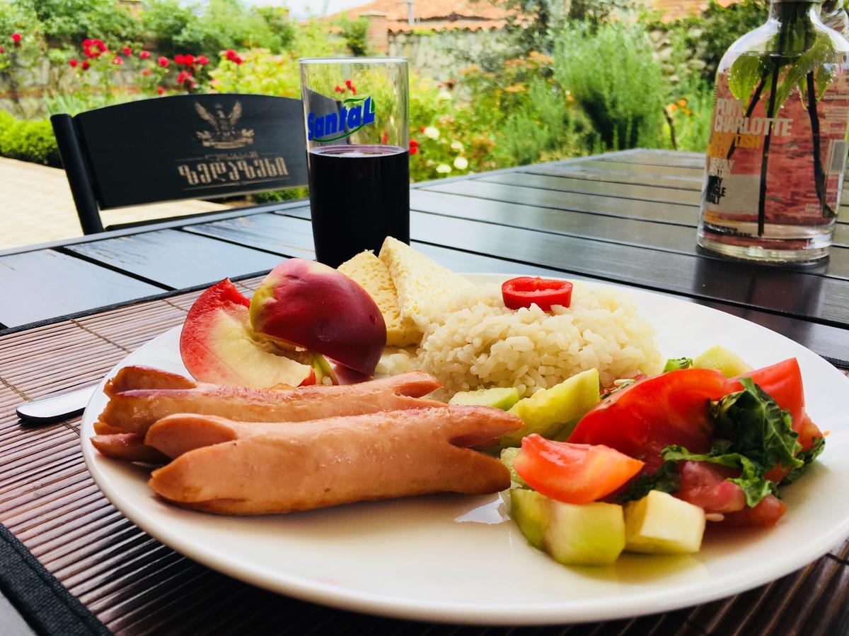 Hotel Sweet Home Telavi Ngoại thất bức ảnh