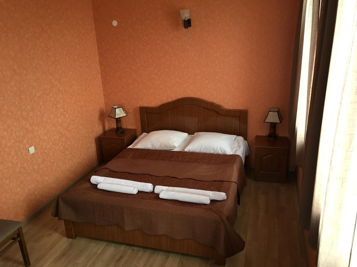 Hotel Sweet Home Telavi Ngoại thất bức ảnh